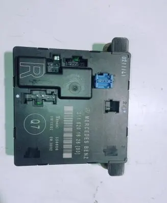 Mercedes-Benz E W211 Door control unit/module 2118201626 356806 SW3902