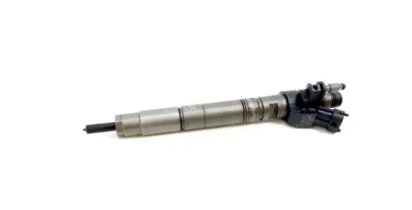 Volvo S60 Fuel injector 31303238