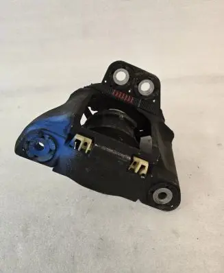 Volvo XC90 Engine mount bracket 31480353