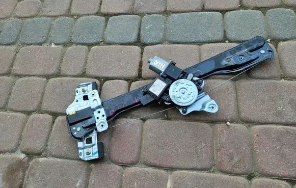 Opel Mokka Rear door window regulator with motor 31TYS