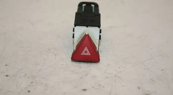 Volkswagen PASSAT B6 Hazard light switch 3C0953509A
