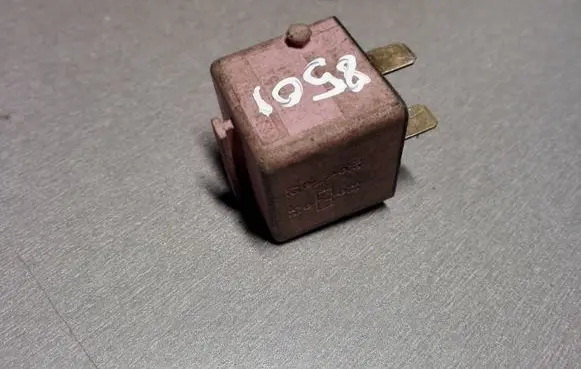 BMW 5 E39 Other relay 0332019168 8365326
