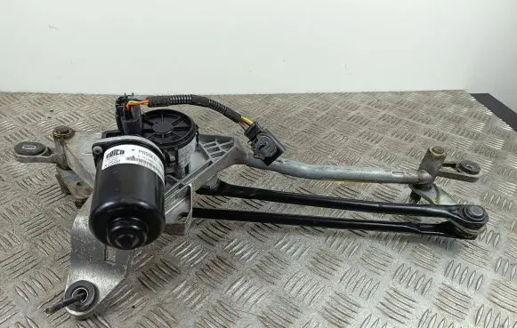 Maserati Quattroporte Front wiper linkage and motor 670001639