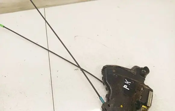 Toyota RAV 4 (XA30) Front door lock 