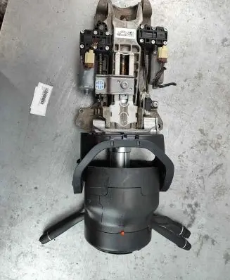 Mercedes-Benz C W205 Steering wheel axle a2054608701