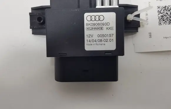 Audi A4 S4 B8 8K Fuel pump relay 8K0906093D