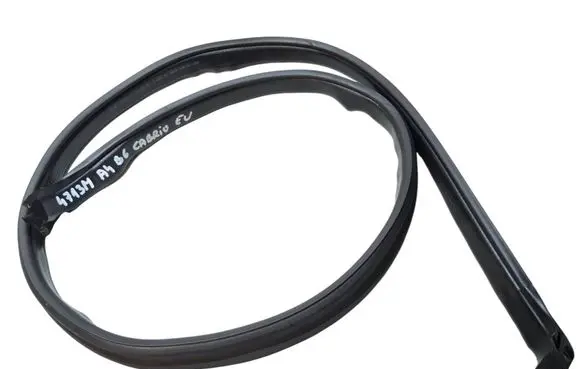 Audi A4 S4 B6 8E 8H Trunk rubber seal (body) 8H0825397