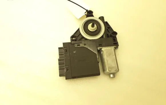 Volvo XC40 Front door window regulator motor 31674755