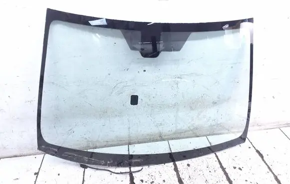 Toyota Avensis T270 Front windscreen/windshield window AS1