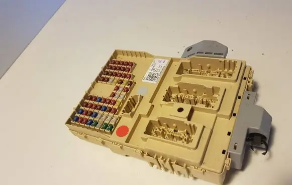 Hyundai Kona II Fuse module 91960HH110