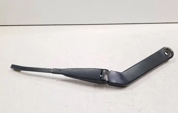 Rear wiper blade arm