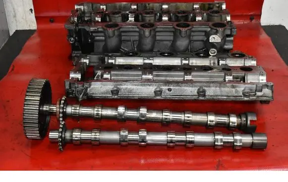Ford Focus C-MAX Engine head 9641752610