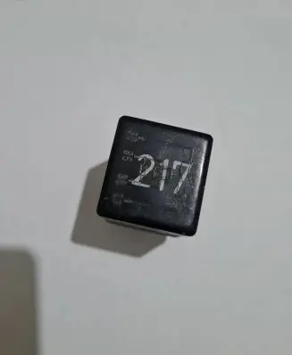 Audi A6 S6 C4 4A Other relay 443951253S