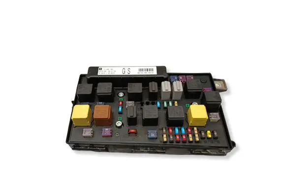 Opel Astra H Fuse module 13206746