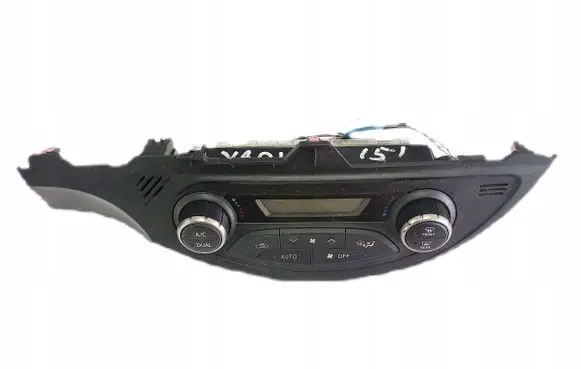 Toyota Yaris Climate control unit 75F206