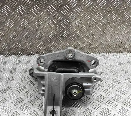 Honda CR-V Engine mount bracket 508503D4A51