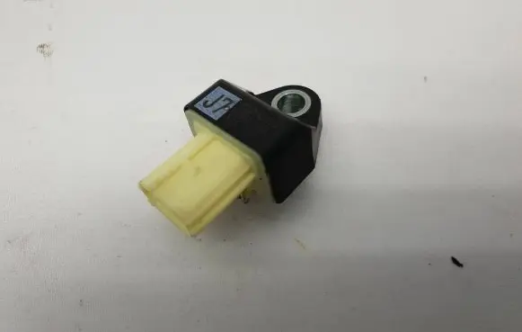 Lexus RX 450H Airbag deployment crash/impact sensor 8983128040 53570051