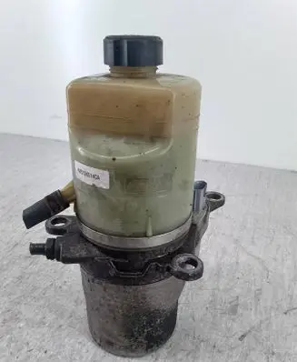 Ford Focus Power steering pump 4M513K514CA