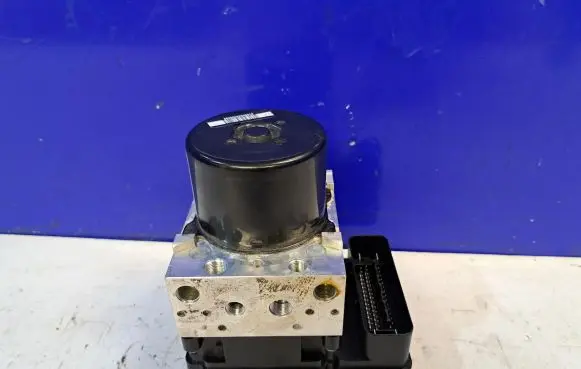 Volvo S80 ABS Pump 31329139 P31329139