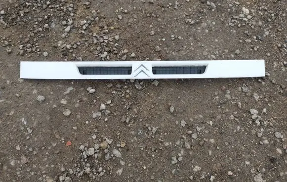 Citroen Jumper Front bumper upper radiator grill 1305094080