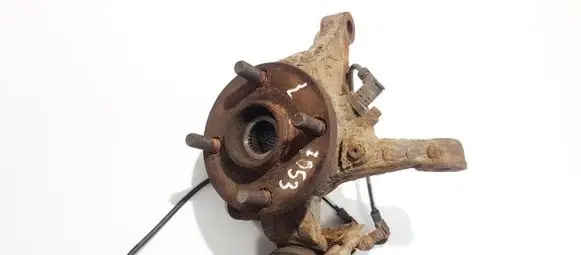 Toyota Corolla Verso E121 Front wheel hub