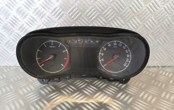 Opel Corsa E Speedometer (instrument cluster) B14XER