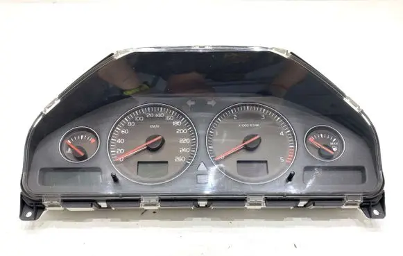 Volvo XC90 Speedometer (instrument cluster) 30746101