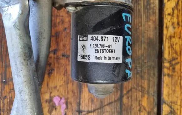 BMW 1 E81 E87 Front wiper linkage and motor 404871 1505S 6925706