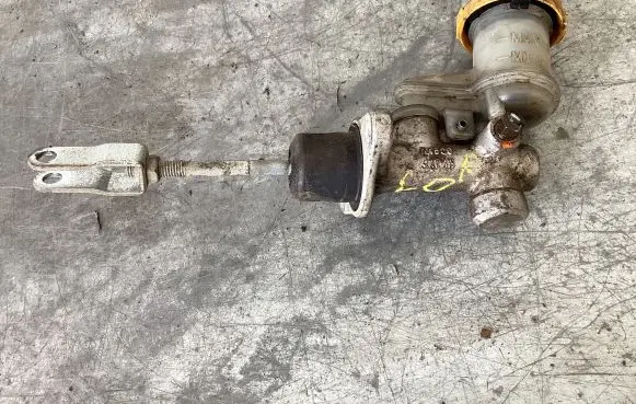 Subaru Forester SF Clutch master cylinder NABC0