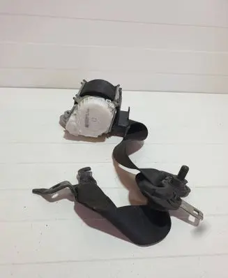 BMW 3 E90 E91 Front seatbelt 33059849