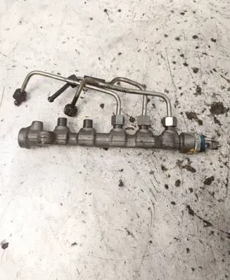 Opel Vivaro Fuel main line pipe 8200754773 057387L4