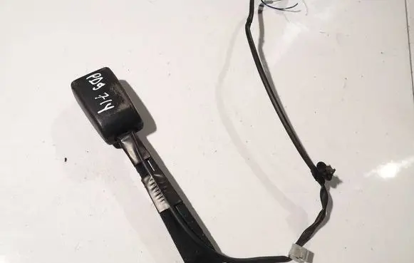 Toyota Auris 150 Front seatbelt buckle