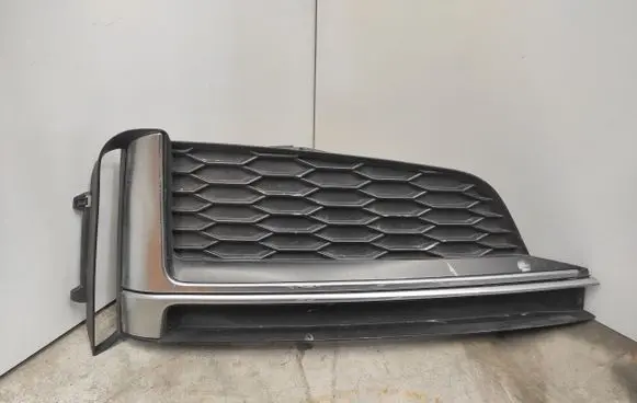 Audi A5 Front grill 8W6807682