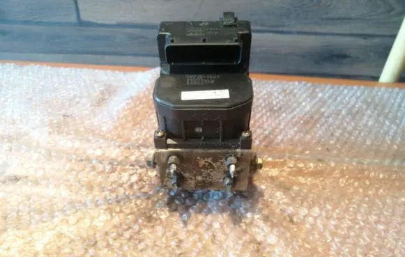 Subaru Legacy ABS Pump 981002209