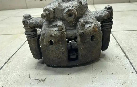 Mitsubishi Colt Front brake caliper