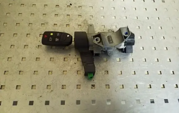 Volvo XC90 Ignition lock 8626324