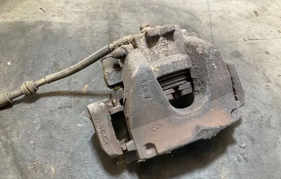 Front brake caliper