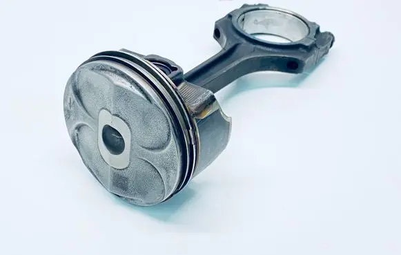 Ford Mustang VI Piston with connecting rod CR3Z6200B JR3Z6108A