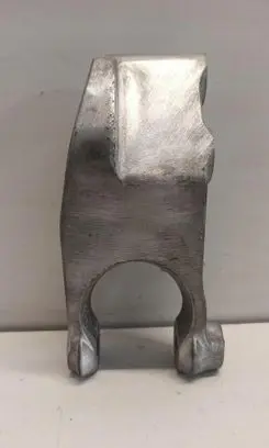 Suzuki Swift III Engine mounting bracket
