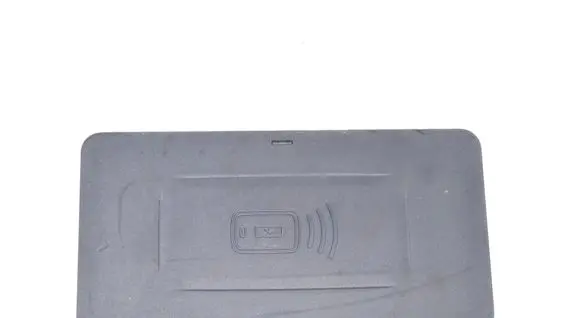 BMW 3 G20 G21 Wireless charging module 5A82C19 84105A82C19 84105A7F847