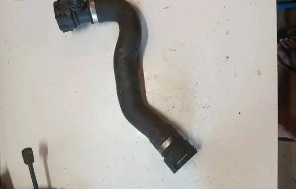 BMW X6 E71 Engine coolant pipe/hose 7811857