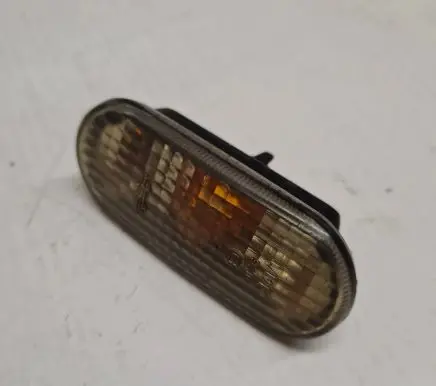 Volkswagen Golf IV Front fender indicator light 3B0949117C