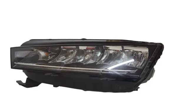 Skoda Octavia Mk4 Headlight/headlamp 5E4941015 030111823100
