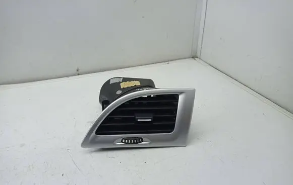 Renault Megane III Dashboard side air vent grill/cover trim