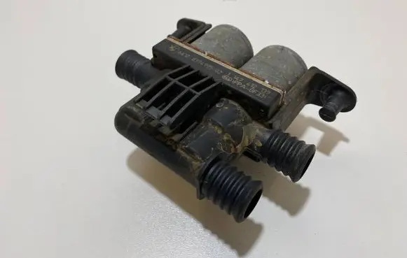 BMW 3 E46 Coolant heater control valve 8374995 1147412137