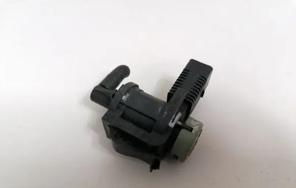 Audi A4 S4 B7 8E 8H Turbo solenoid valve 1J0906283C