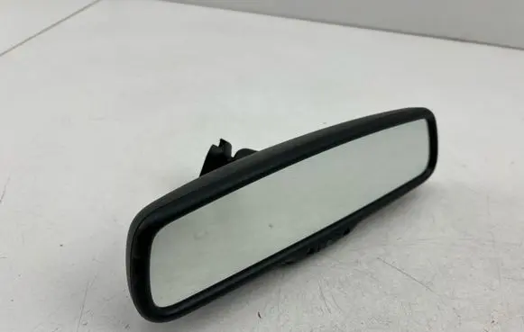 Nissan Qashqai Rear view mirror (interior) E11015892