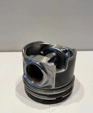 Volkswagen PASSAT B6 Piston 81L97A8 BKP