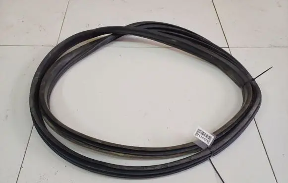 Opel Astra H Rubber seal front coupe door 