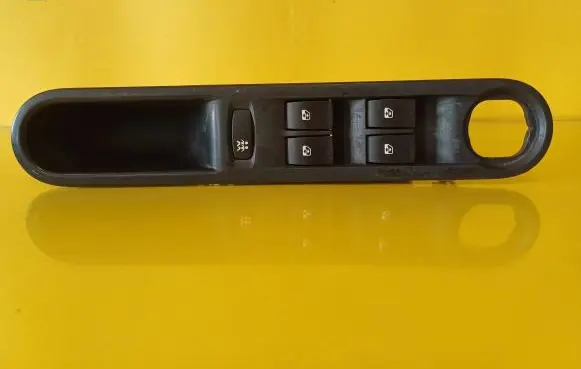 Renault Espace III Electric window control switch 8200328425